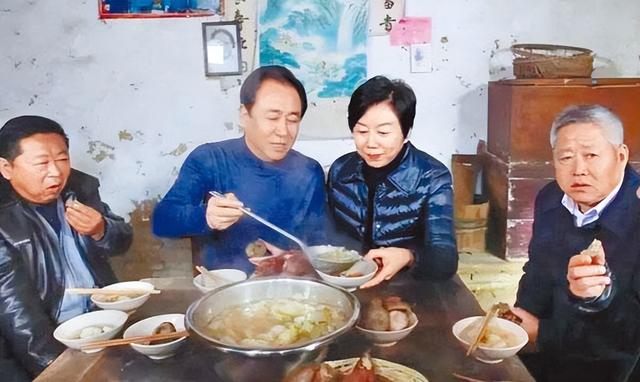 恒大集團董事長二老婆央企給恒大撥4000個億救恒大插圖2 恒大集團董事長二老婆央企給恒大撥4000個億救恒大插圖2