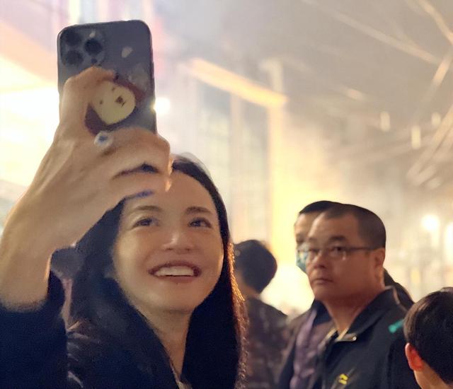姚晨韓三平的大夜壺什么意思韓三平_姚晨_夜壺插圖2 姚晨韓三平的大夜壺什么意思韓三平_姚晨_夜壺插圖2